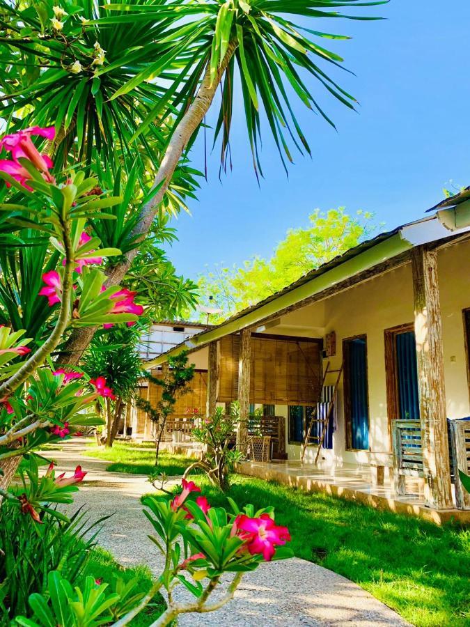 Oasis Villas Gili Trawangan Extérieur photo