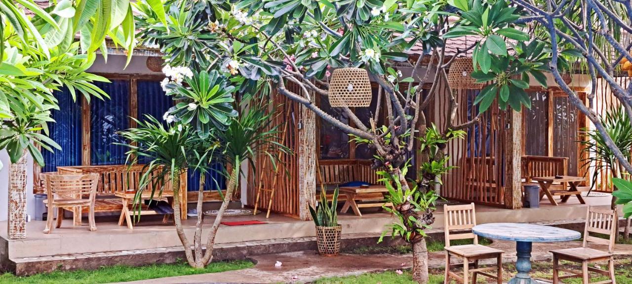 Oasis Villas Gili Trawangan Extérieur photo