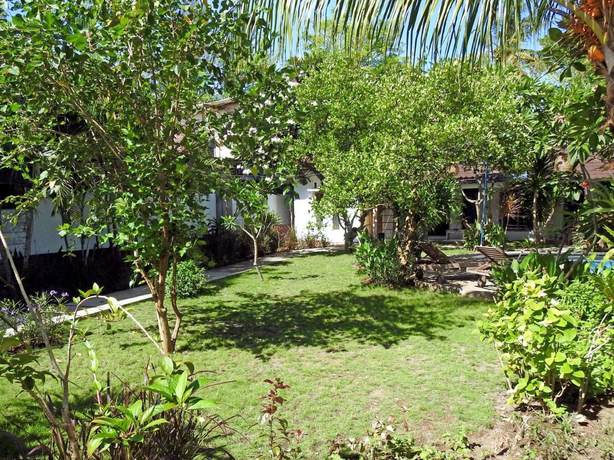 Oasis Villas Gili Trawangan Extérieur photo